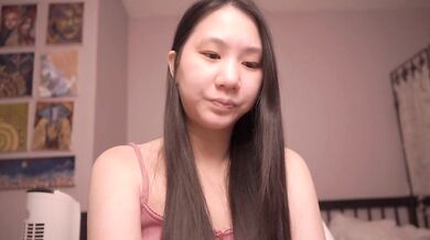 Cute Asian Girl ASMR - Luke 20-21
