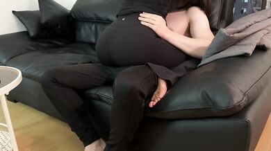 Chinese girl sneak into Neighbour's home for raw CUMSHOT