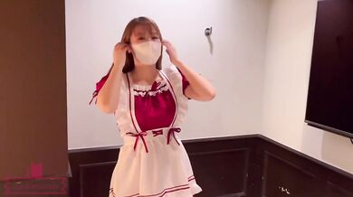The maid's pussy and throat are fucked. Massive face-fucking as it is/Japanese couple/amateur