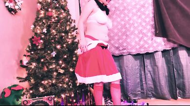 Cock and creampie for Christmas