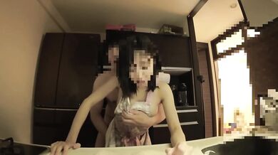 【個人撮影】#25 エンW不倫CH キッチンで立ちバック。。生挿入して中出しする不倫カップルの日常／Japanese amateur /日本人/japanese wife/ milf/色白