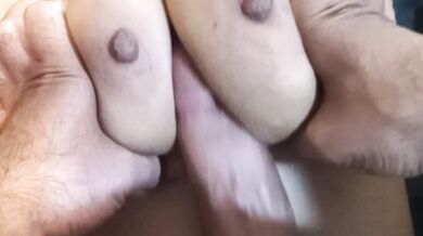 کیر لای ممه خانم معلم دوبار آب کیرش کشیدم بیرون Fuck tit double cum