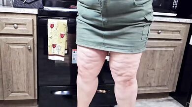 A perverted guy watched me as I put my panty on in public, he fingered my big fat pussy, BBW SSBBW