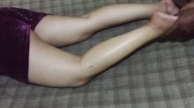 Pijat istri bos yang haus sex