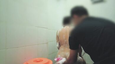 Indo terbaru mandiin pacar cantik semok