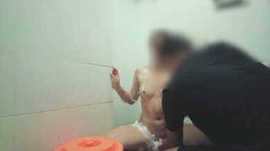 Indo terbaru mandiin pacar cantik semok