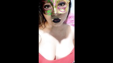 Batman's beautiful stepdaughter asks for sex in Gotham City, amazing...
