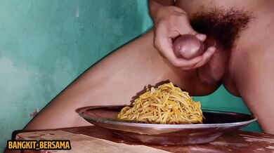 INDONESIAN DICK - Cum on Delicious Pasta