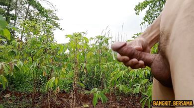INDONESIAN DICK - Outdoor Masturbation and Big Cumshot after a Month of Fasting