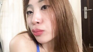 Slut Asian Gorgeous Beautiful Smile, Big Lips and Ready to Kiss You Daddy