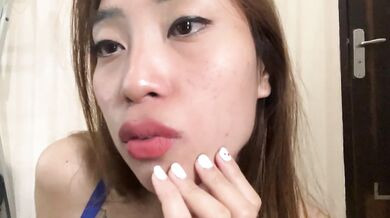 Slut Asian Gorgeous Beautiful Smile, Big Lips and Ready to Kiss You Daddy