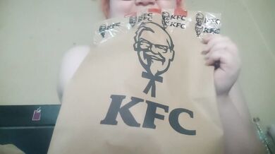 Naked double amputee tries KFC for first time