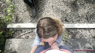 Hildeinlove - Couple se ballade et finit par baiser sur la moto