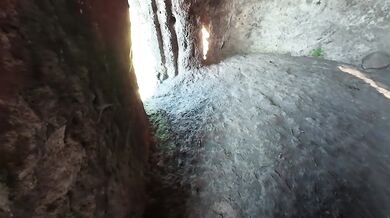 j'allume le cameraman jusqu'à ce qu'il m'attrape dans une grotte...