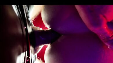 Séance BDSM : cordes, menottes, bandeau et nouveau jouet pour double plaisir...