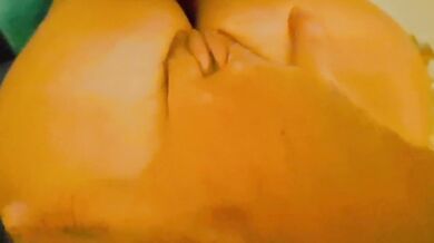 Couple aimant ayant des relations sexuelles tendrement