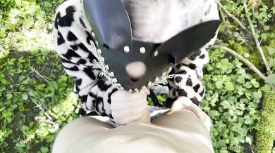 SHE gives me a BLOWJOB with BLOWDROPS in the FOREST – and then we get CAUGHT
