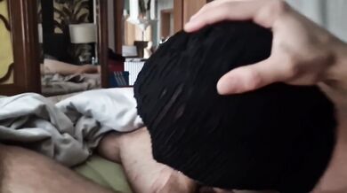 Homme marié réveille jeune mec pour être baisé - Partie 1