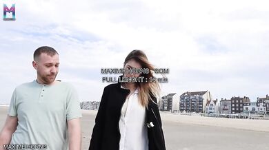 FELLATION BISEXUEL FRANCAIS SUR LA PLAGE VLOG DEHORS EXHIB ON SUCE ET ON SE BRANLE SANS HONTE