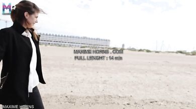 FELLATION BISEXUEL FRANCAIS SUR LA PLAGE VLOG DEHORS EXHIB ON SUCE ET ON SE BRANLE SANS HONTE