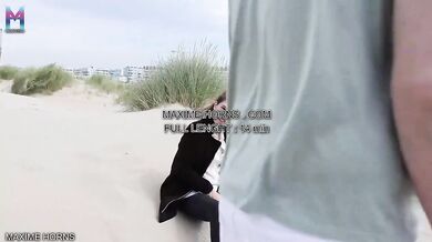 FELLATION BISEXUEL FRANCAIS SUR LA PLAGE VLOG DEHORS EXHIB ON SUCE ET ON SE BRANLE SANS HONTE