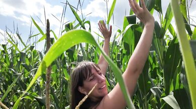 Rea takes me to a cornfield to fuck her
