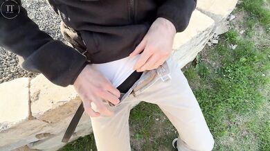 Risky handjob of girlfriend with big tits in vineyard ends with monster cumshot
