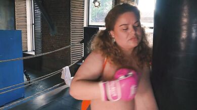 Big Natural Tits Milf Boxing