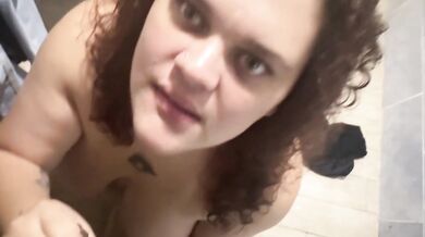 je suce dans salle bain