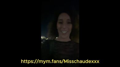 ???????? Misschaudexxx, Promenade dans la rue avec plug anal lumineux, baise avec un inconnu et creampie
