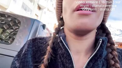 Elle vide les couilles d'un vendeur de ski