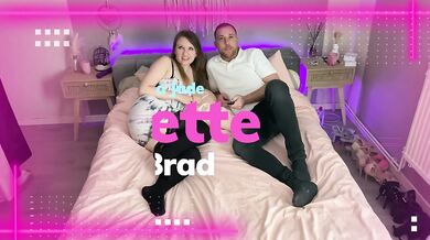 FFM - Je baise avec le mari de ma copine, elle nous surprend, ça finit en trio torride !