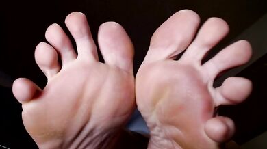 Love My Long Toes
