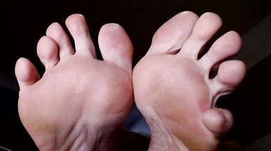 Love My Long Toes