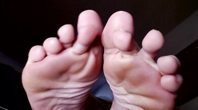 Love My Long Toes