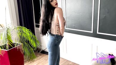 Are you a platform heels, jeans, suspenders and big boobs fetish?
