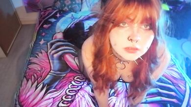 M3treSluggy, Goth/Egirl Petit rouquine Gothique avec plug Queue et Crampies