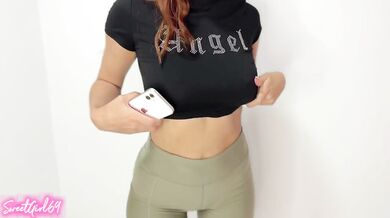 Mi hijastra está provocativa y aprovechamos para comerme su vagina jugosa