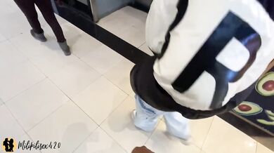 PRIMERA VEZ chupando pija y cogiendo en un PROBADOR | SHOPPING | PUBLIC ARGENTINA