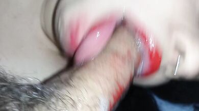 She destroyed her lipstick from sucking the lucky guy so much????????????‍