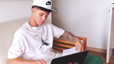 Creampie con mi madrastra mientras mi papá está a nuestro lado - Monique Fuentes & Danner Mendez