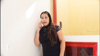 alquilo un airbnb con la zorra de mi madrastra- creampie.. porno en español