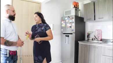 alquilo un airbnb con la zorra de mi madrastra- creampie.. porno en español