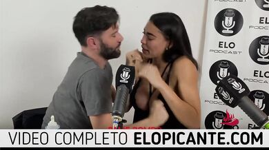 PAMELA POMBO & ELO PODCAST JUEGAN PIEDRA PAPEL O TIJERA *TERMINA MAL*