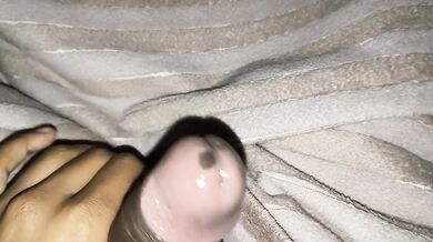 MASTURBATING AFTER GYM SESSION