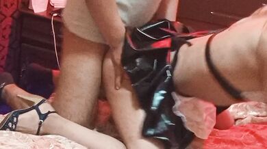 culeandome a una travesti mucama gemidora