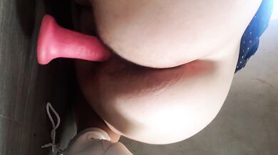 Squirting with dildo