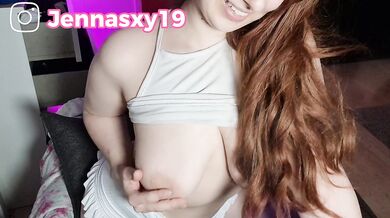 redhead camgirl play with ass and cunt