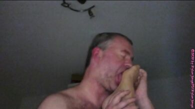 Heiße MILF Nylonfüsse riechen - lecken und schmecken