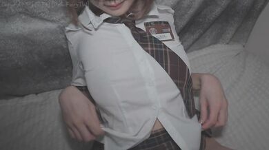 DTW016 – Schoolgirl’s in-home “half-service”… but she said it’s only half, okay?